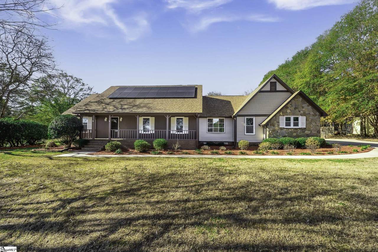 407 Jameson Drive - Photo 1