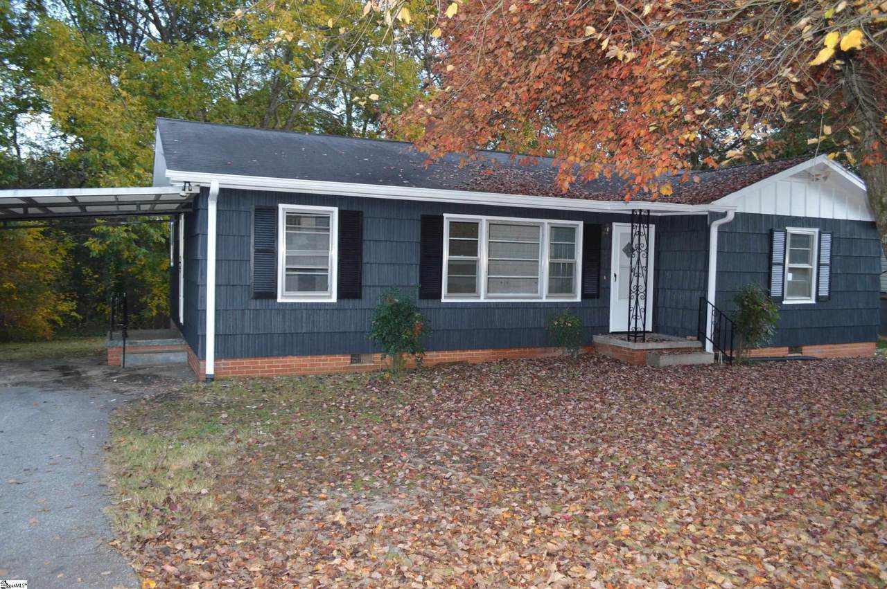 522 Ridgewood Drive - Photo 1