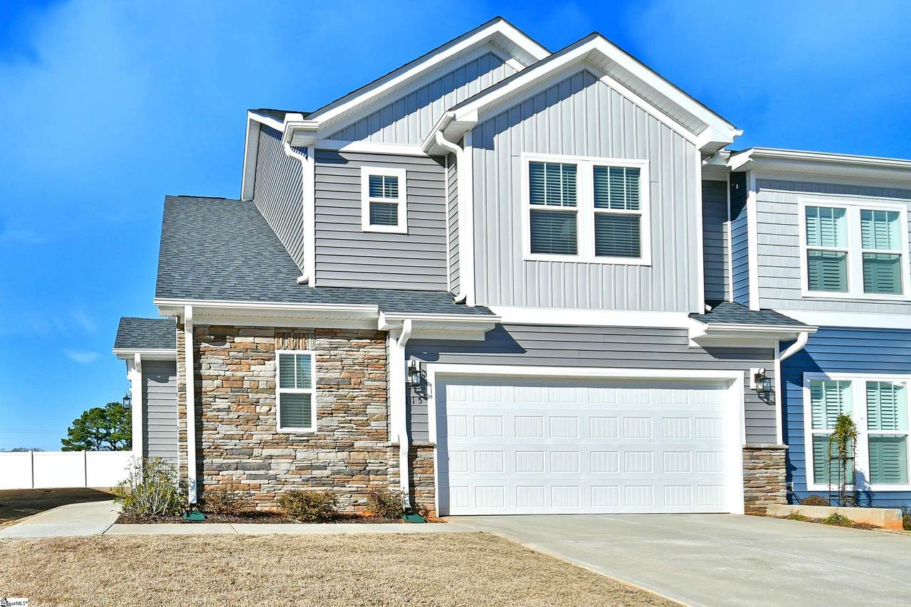 115 Pine Hollow Place - Photo 1