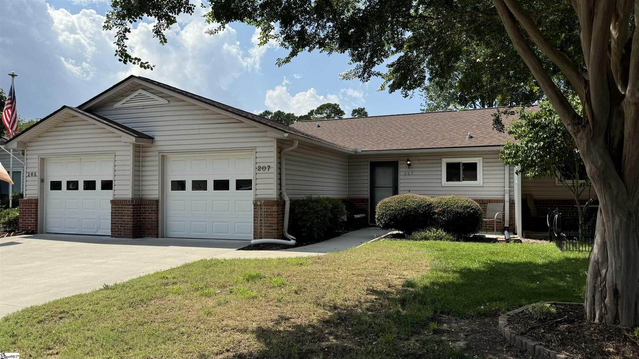 207 Lakeside Circle - Photo 1