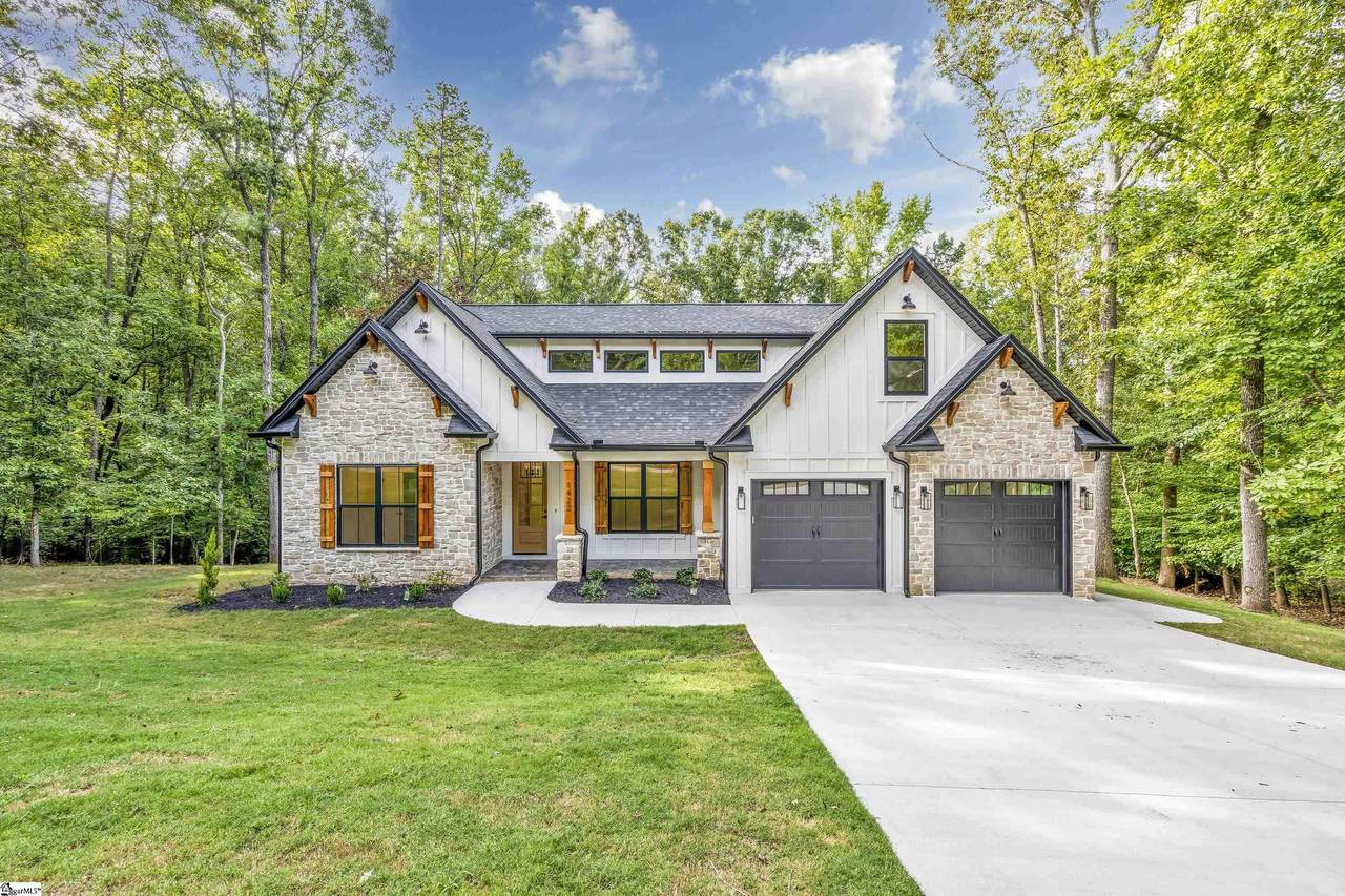 1422 Hunters Trail - Photo 1
