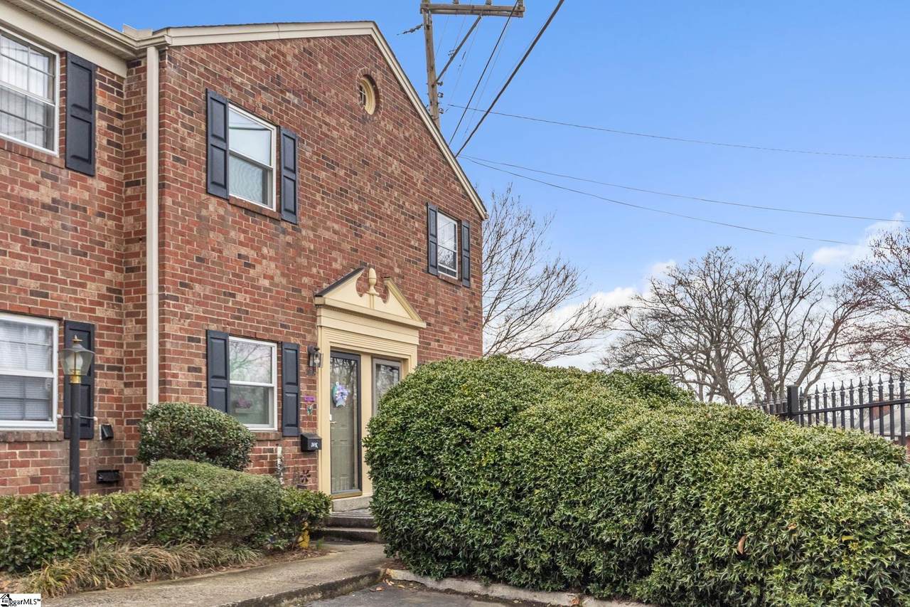 2530 East North Street - Photo 1