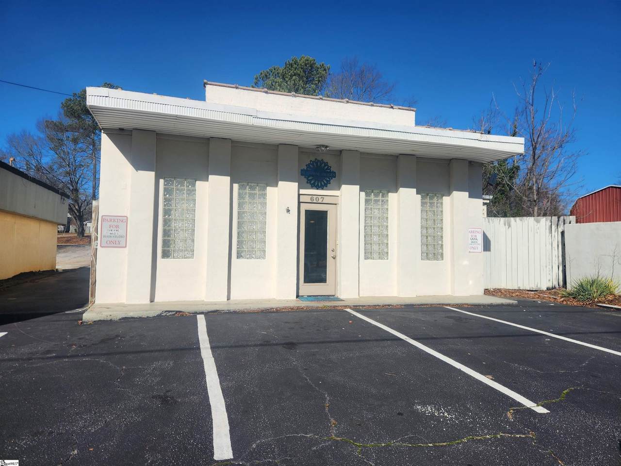 607 Lee Road - Photo 1