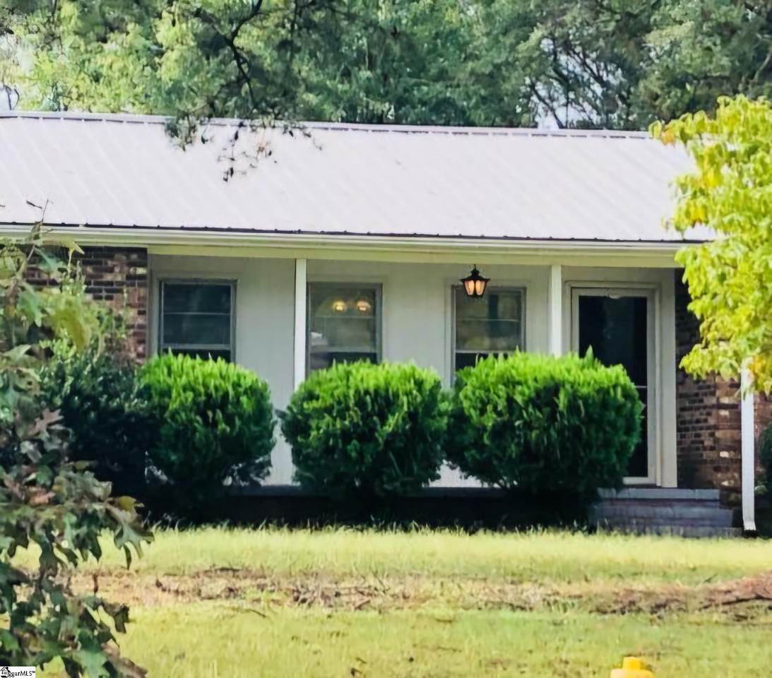 101 Barwood Circle - Photo 1