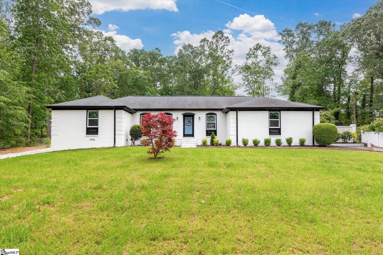204 Sourwood Drive - Photo 1