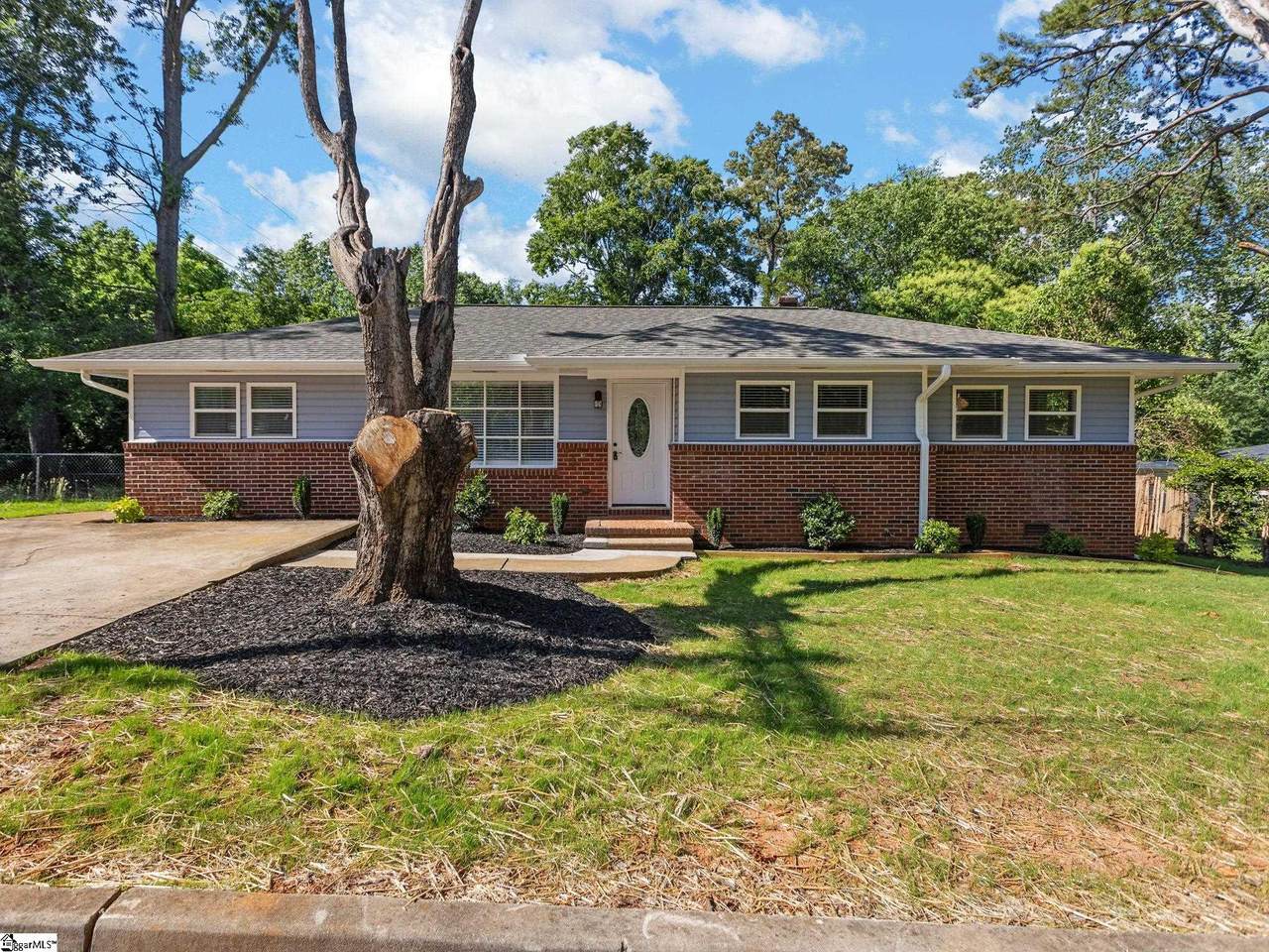 344 Merideth Circle - Photo 1