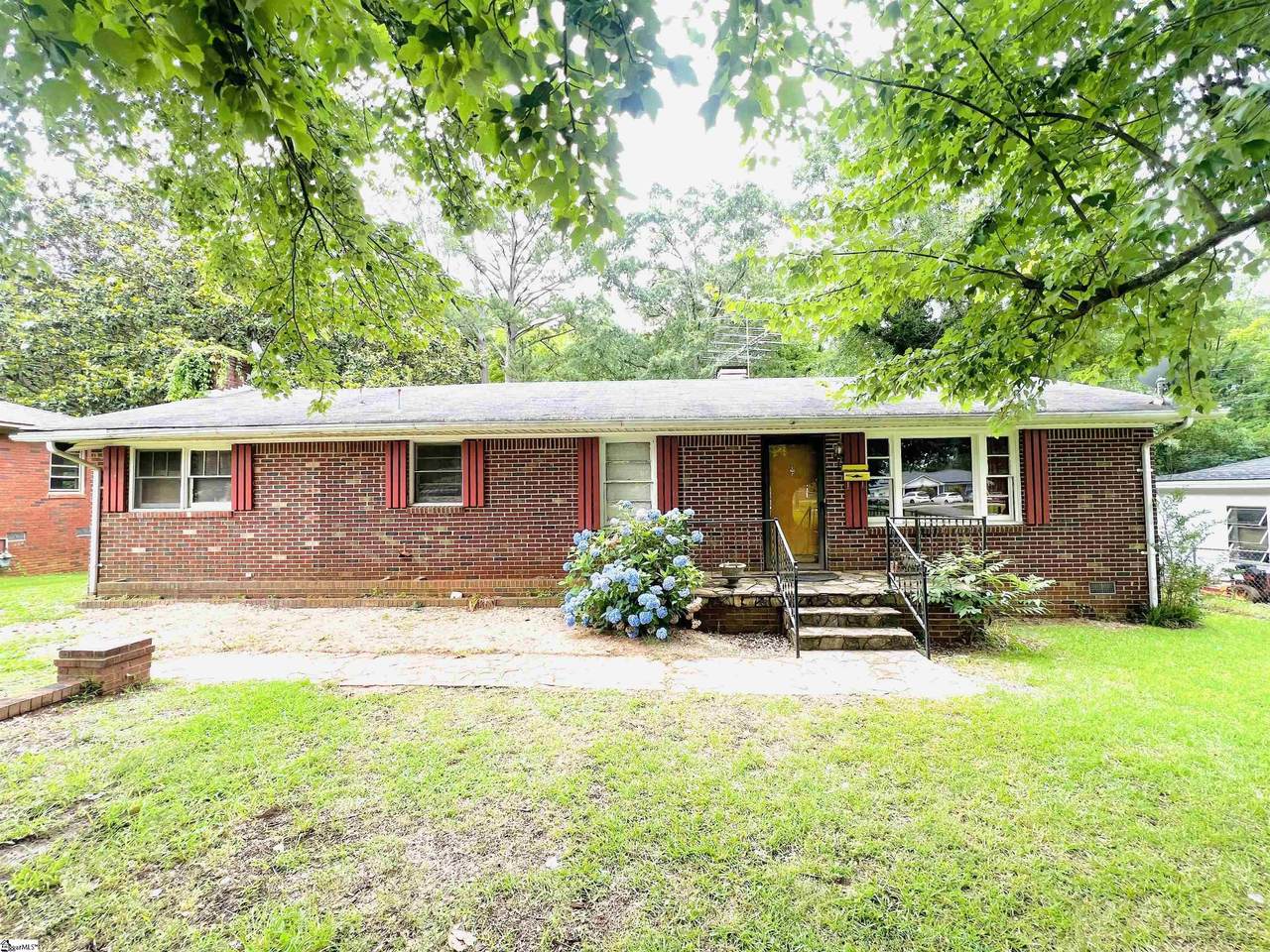 453 Lucerne Drive - Photo 1