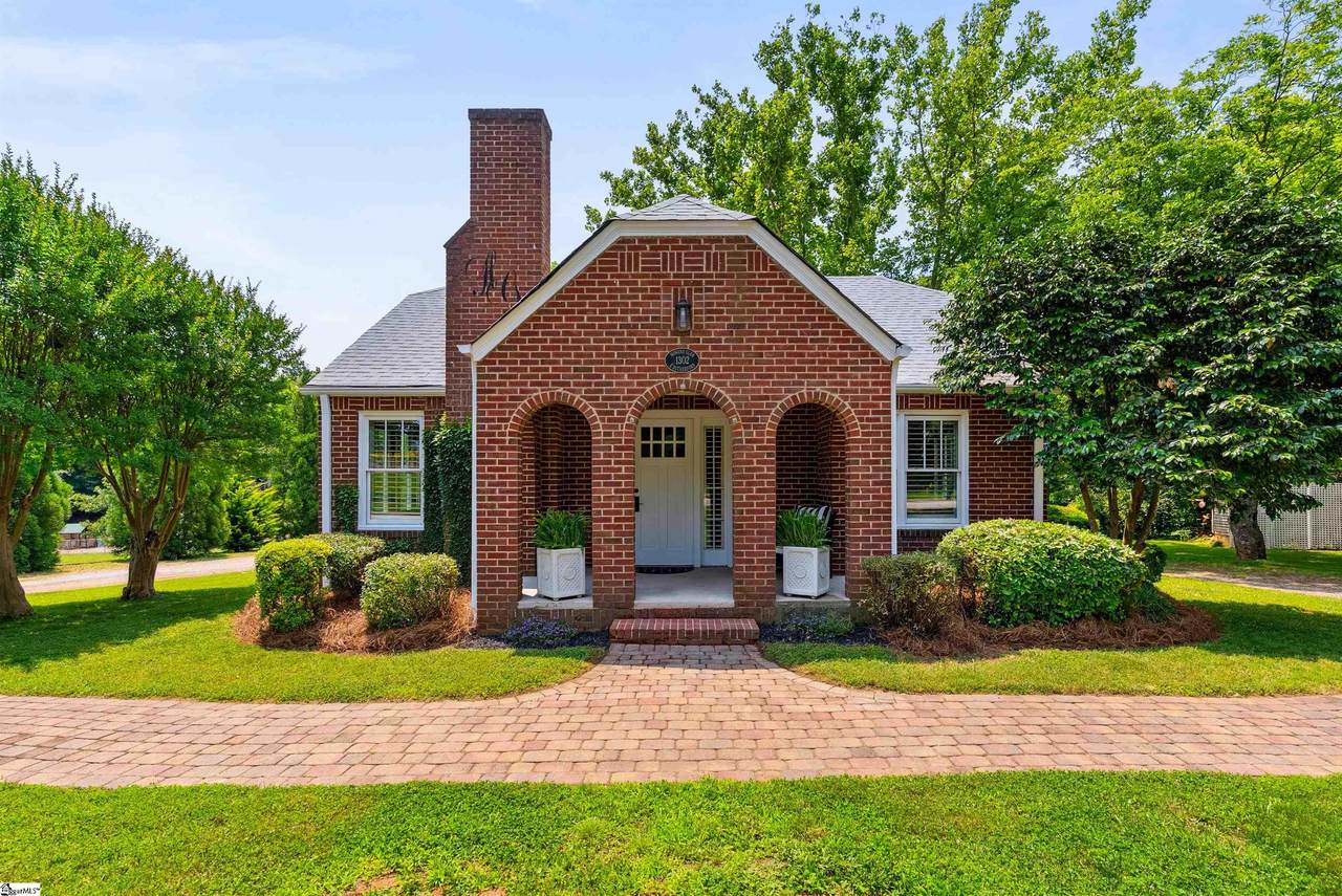 1302 Rutherford Street - Photo 1