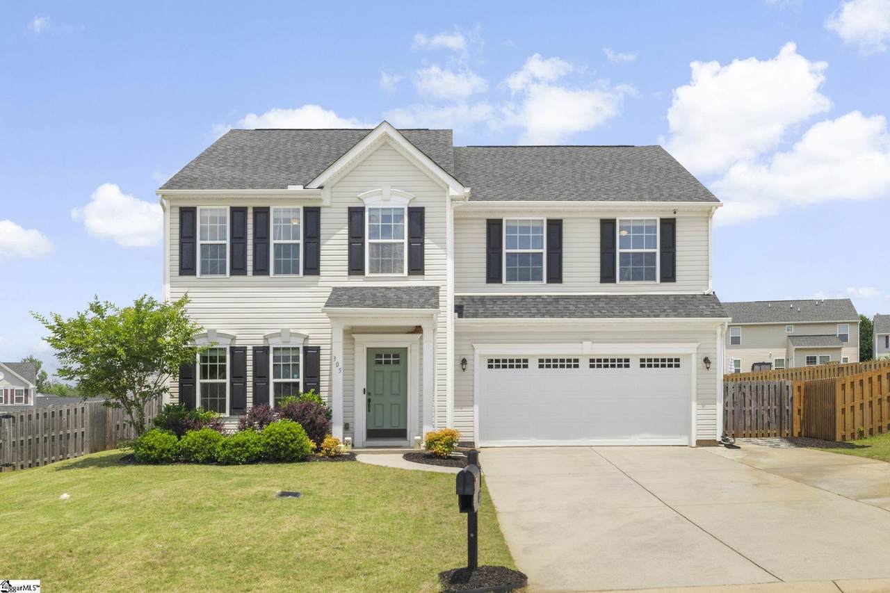 305 Vicksburg Drive - Photo 1