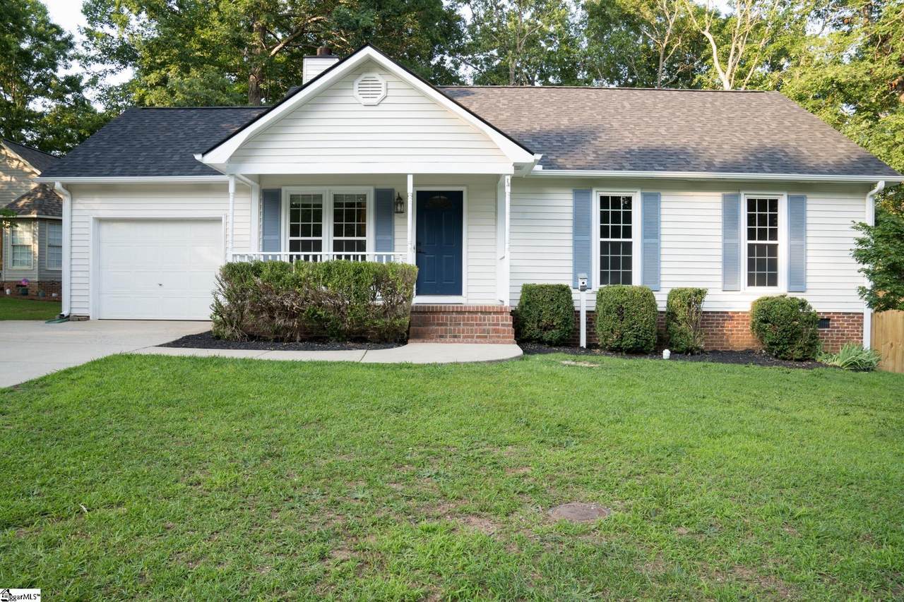 4 Woodmark Court - Photo 1