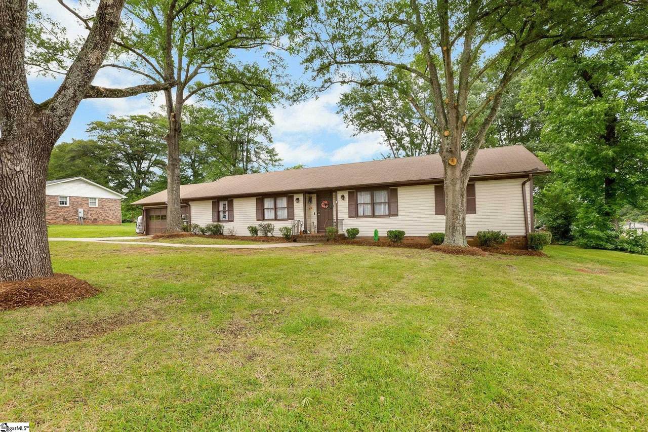 106 Lakemont Drive - Photo 1