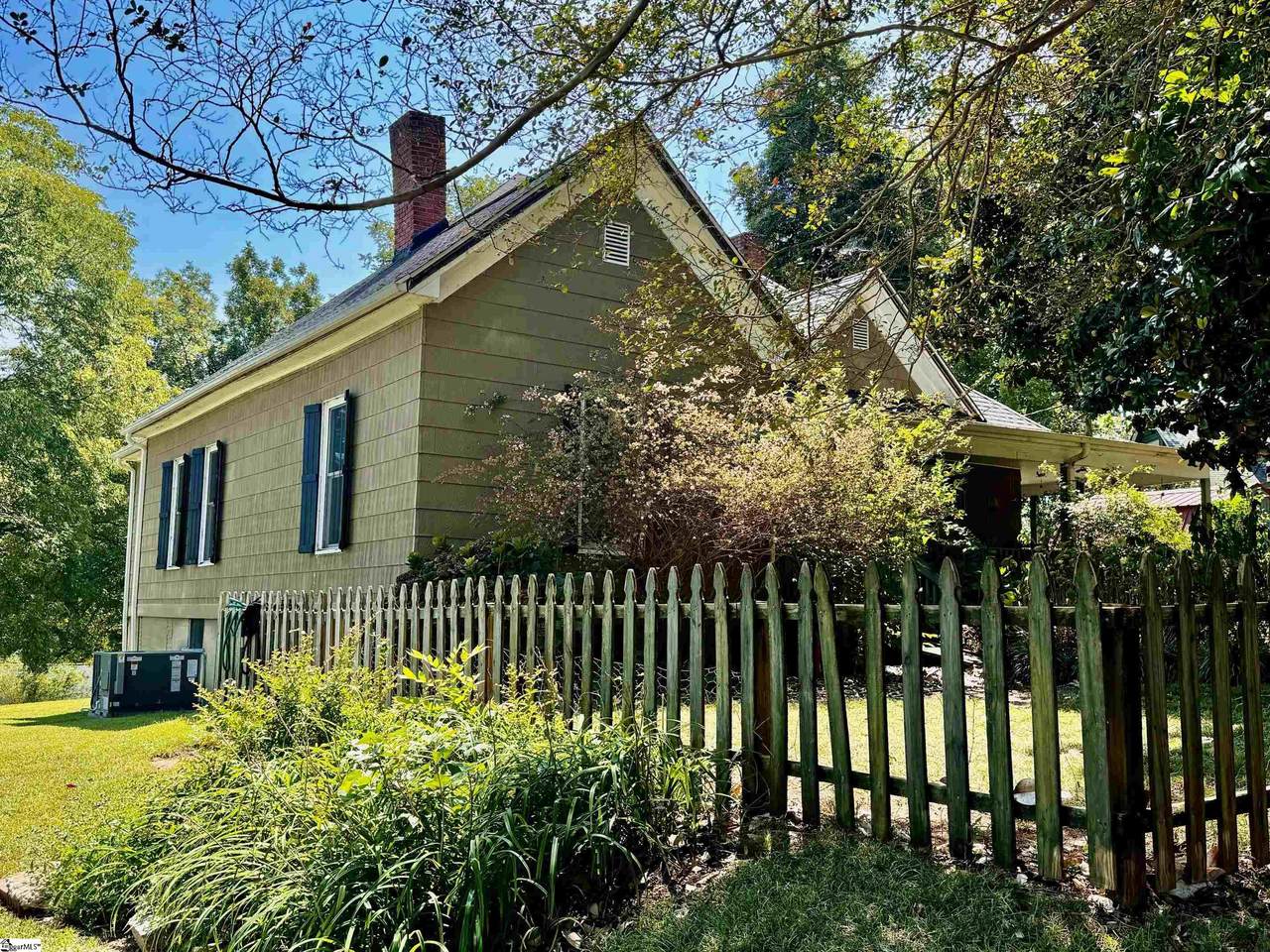 206 Greenwood Street - Photo 1