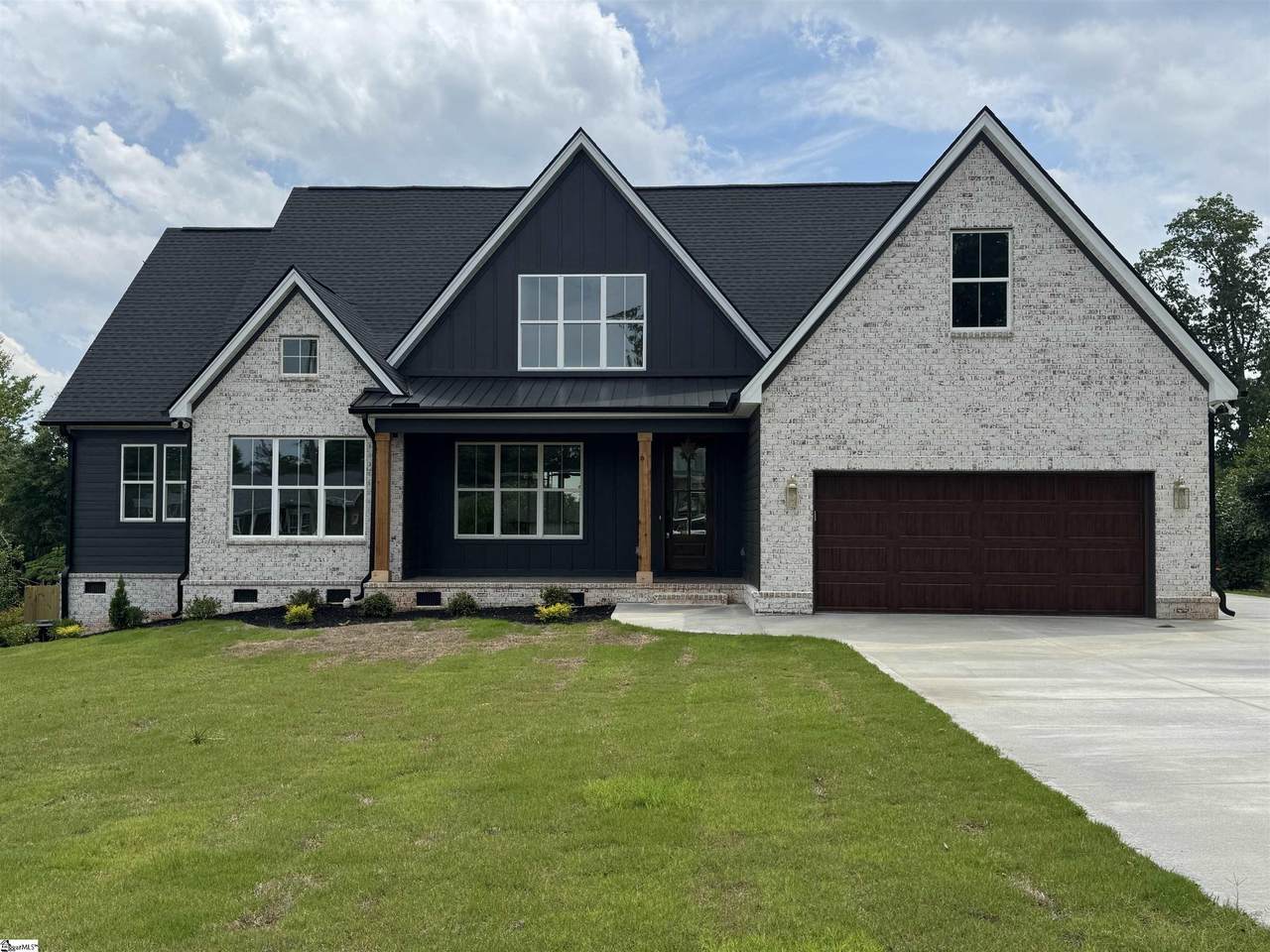 109 Oakdale Avenue - Photo 1