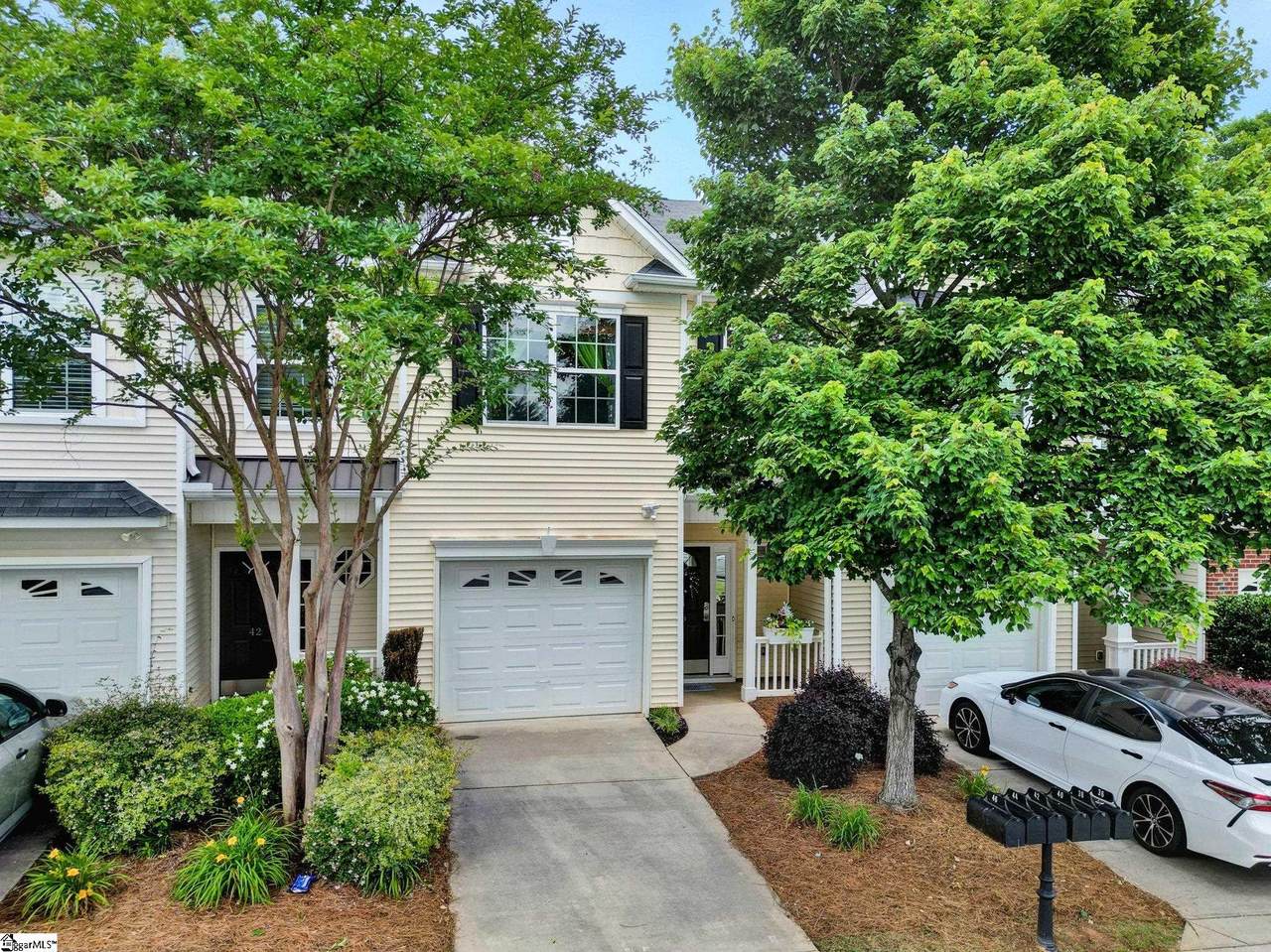 40 Bay Springs Drive - Photo 1