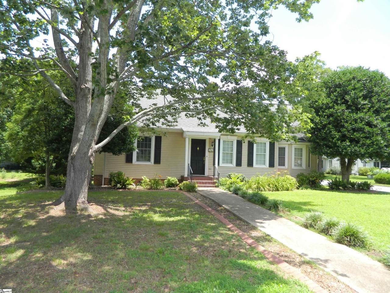 220 Moultrie Square - Photo 1