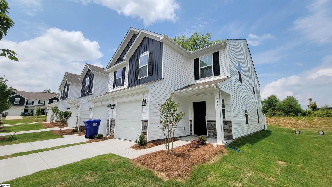909 Powder Creek Drive - Photo 1