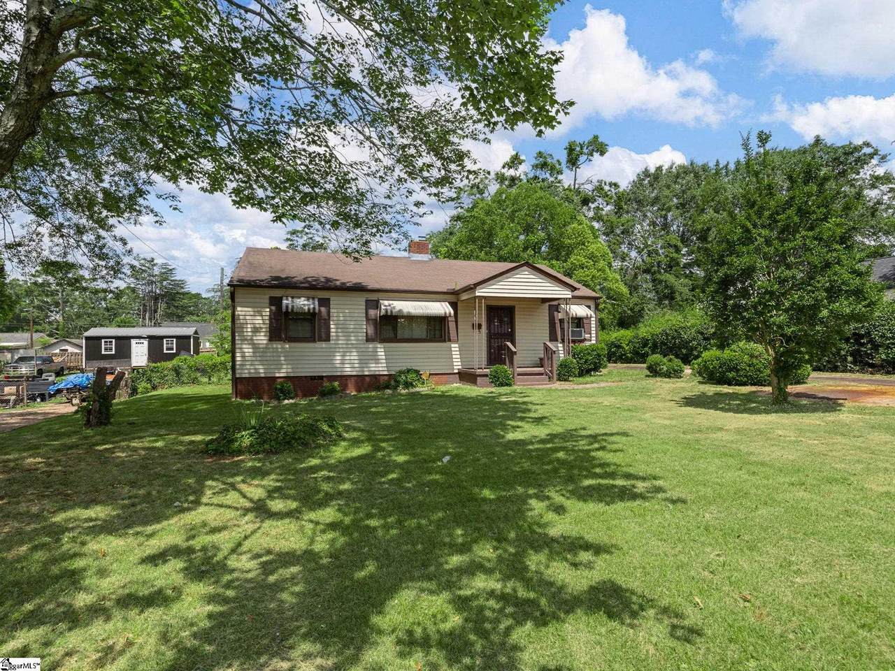 228 Charlesworth Avenue - Photo 1