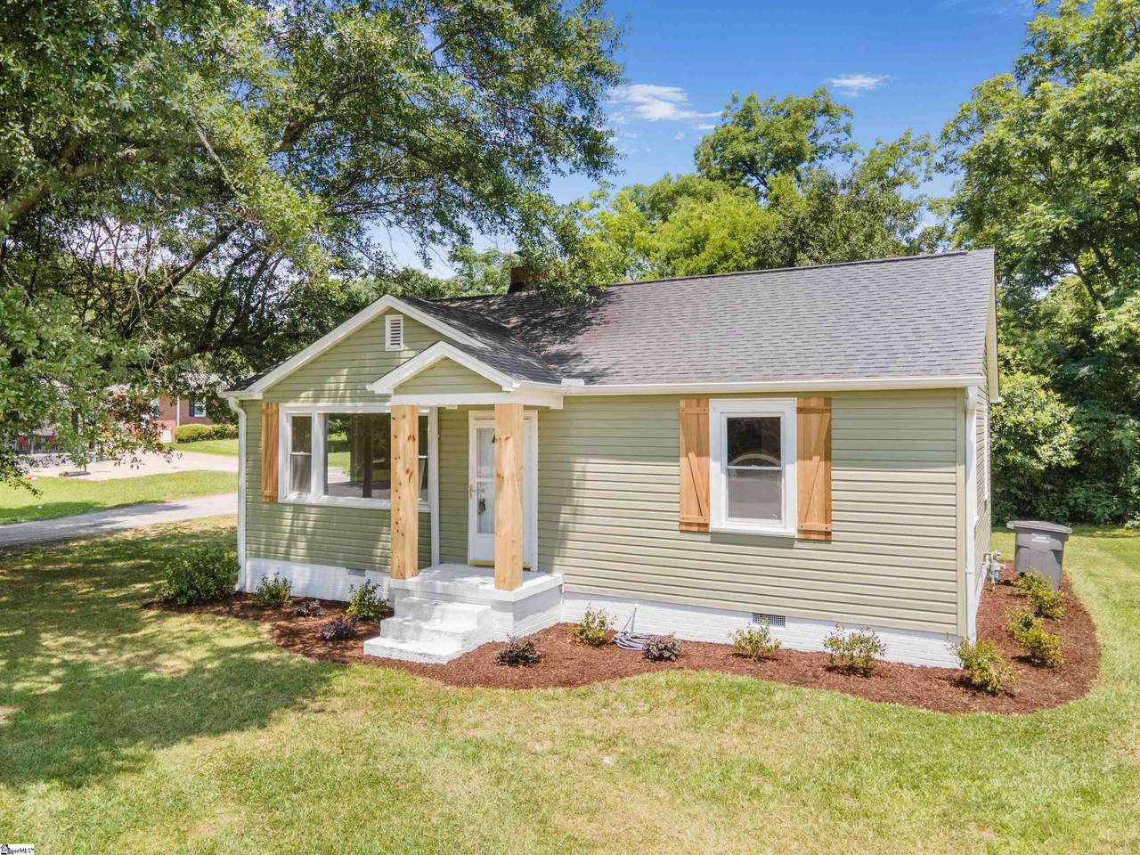 401 Welcome Avenue - Photo 1