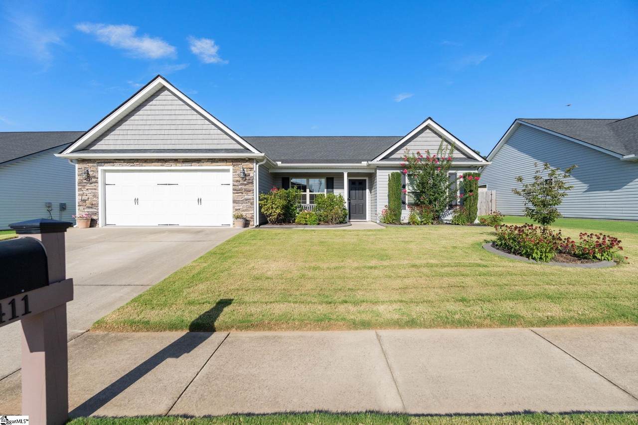 411 Peaksview Drive - Photo 1