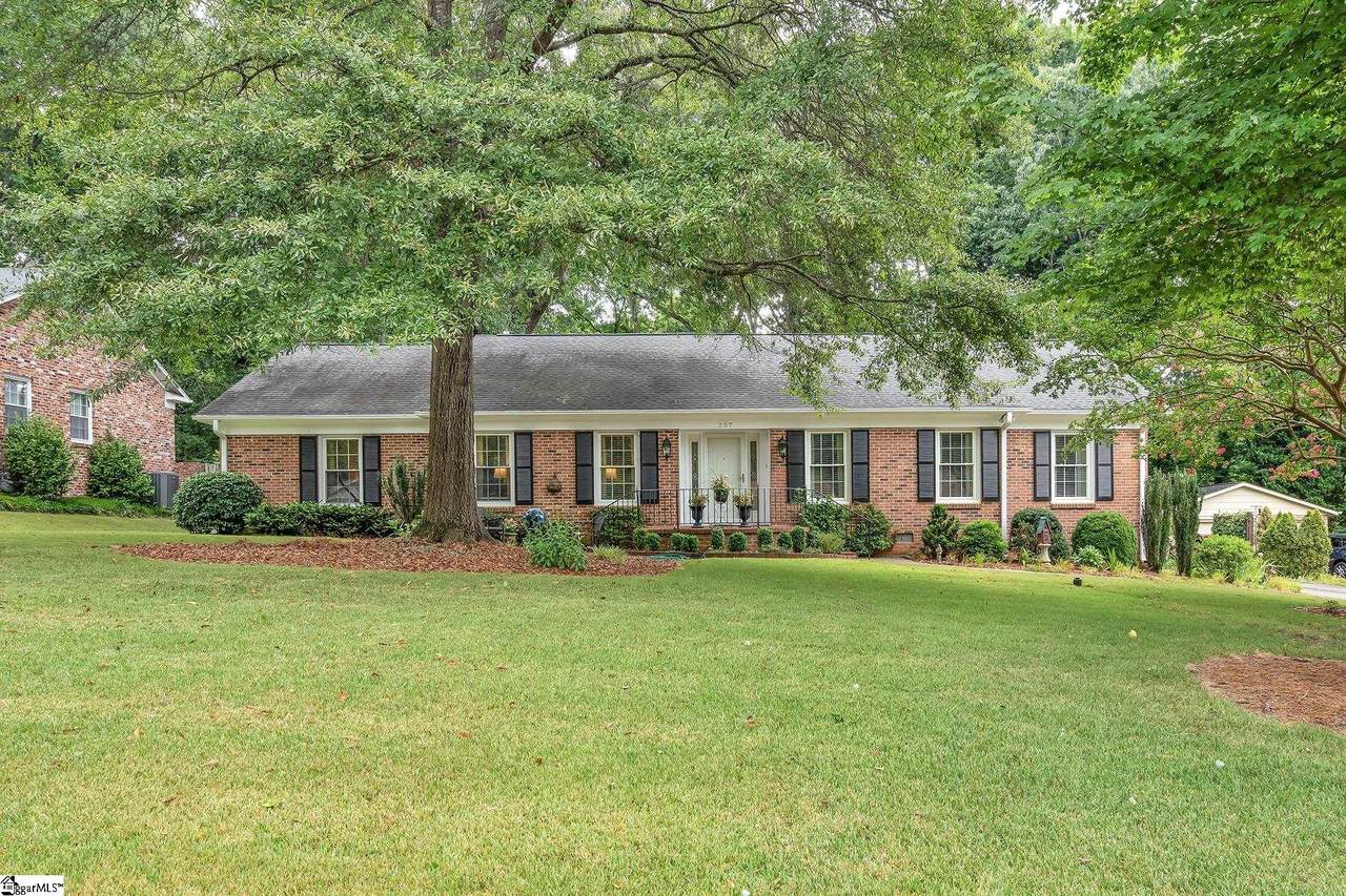 257 Heathwood Drive - Photo 1