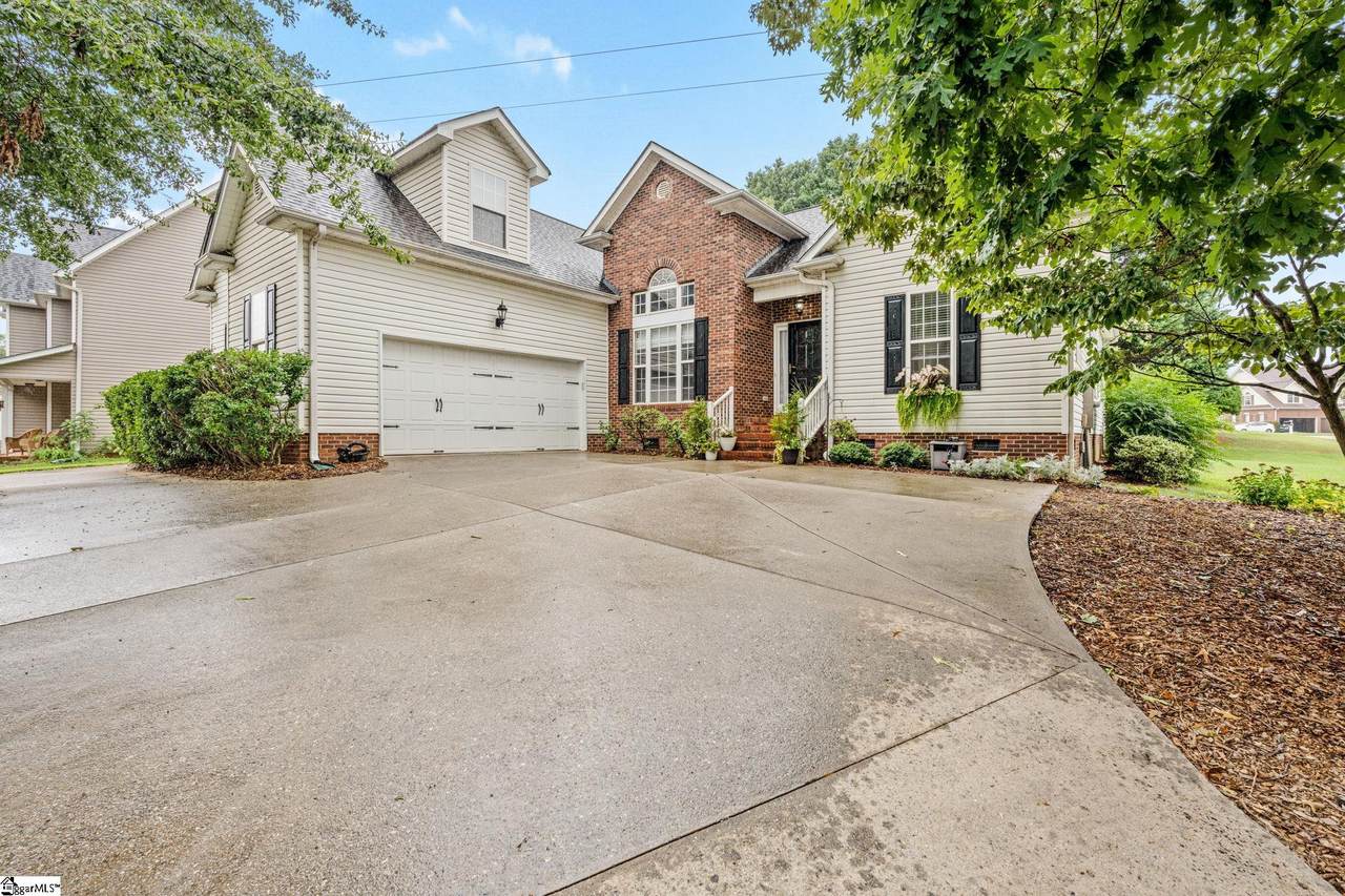 401 Meadow Hill Way - Photo 1