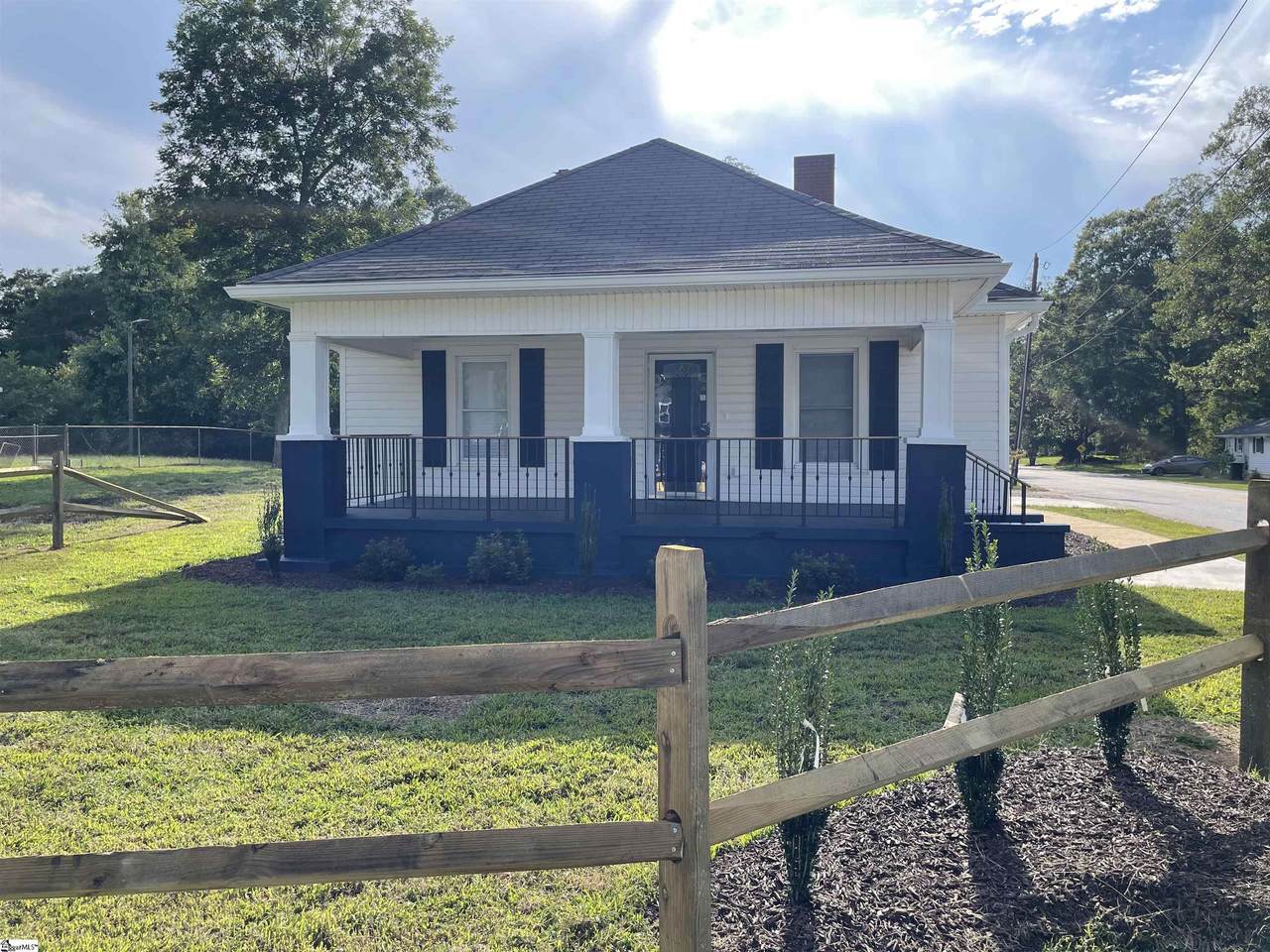 315 Maple Street - Photo 1