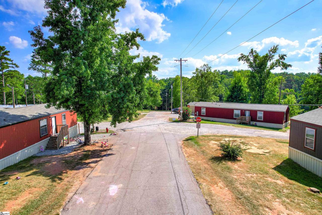 106 Woodlawn Drive - Photo 1