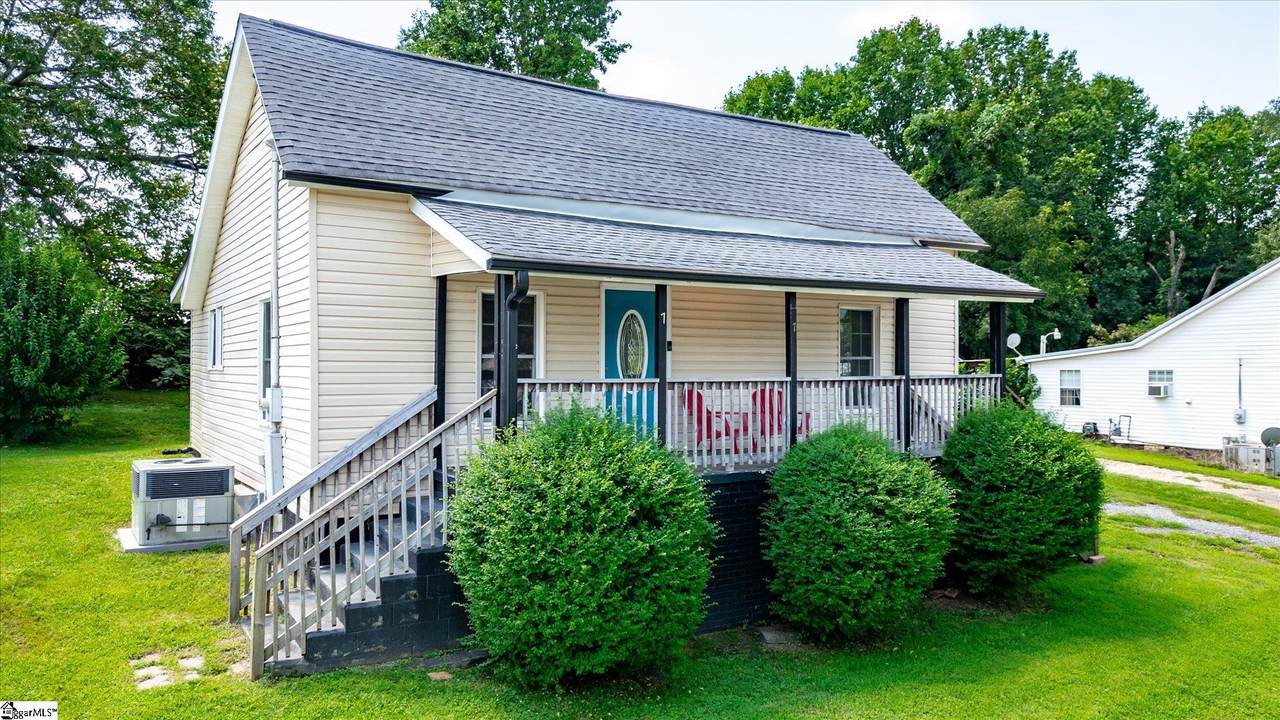 7 Hunt Avenue - Photo 1