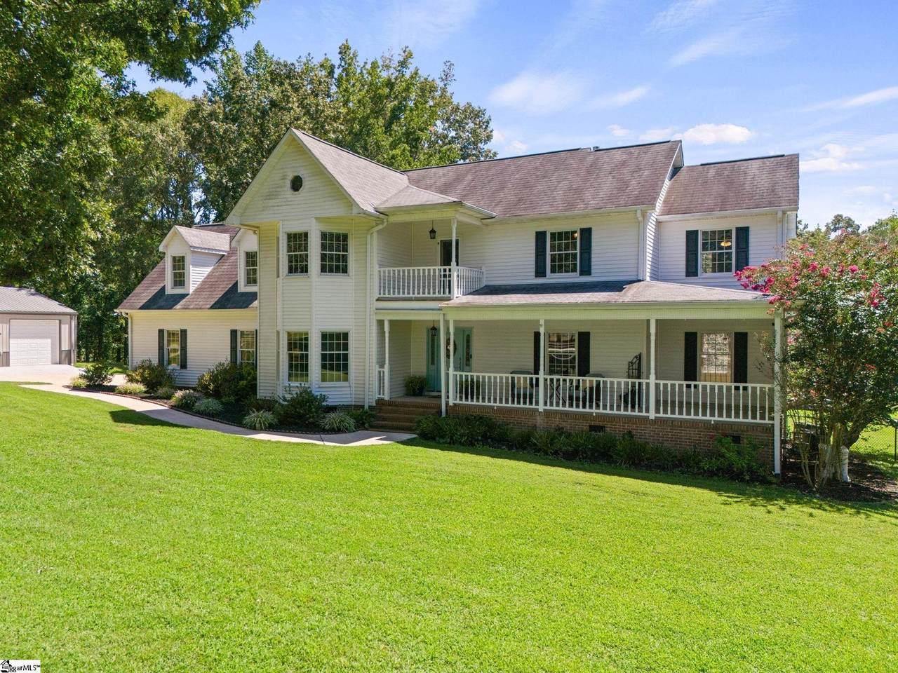 467 Grandwood Boulevard - Photo 1