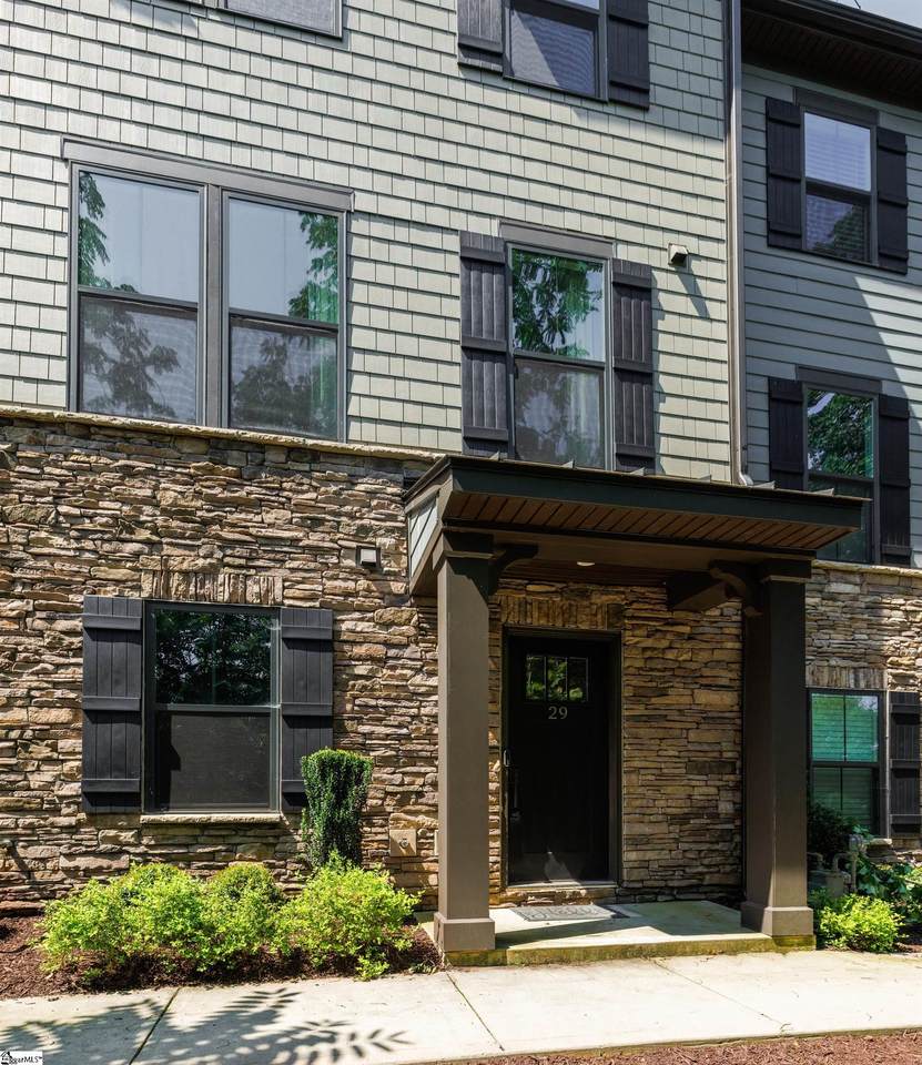 29 Rollins Avenue - Photo 1