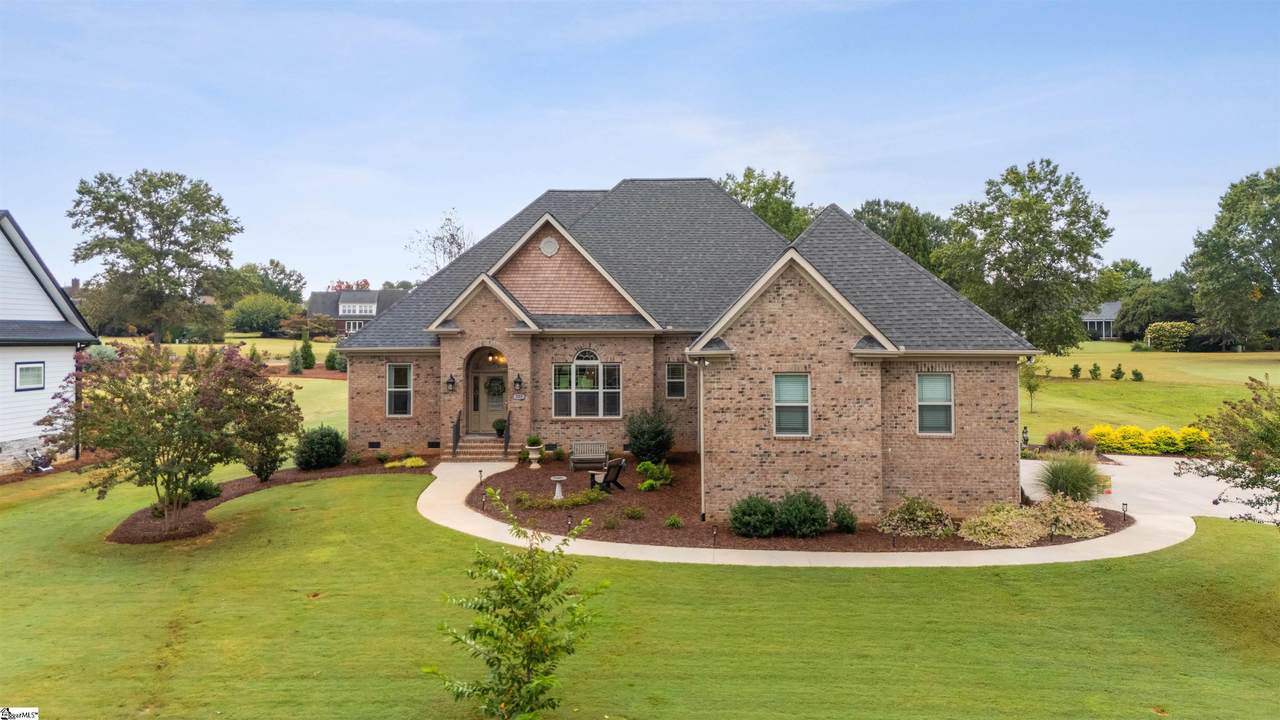 203 Muirfield Drive - Photo 1