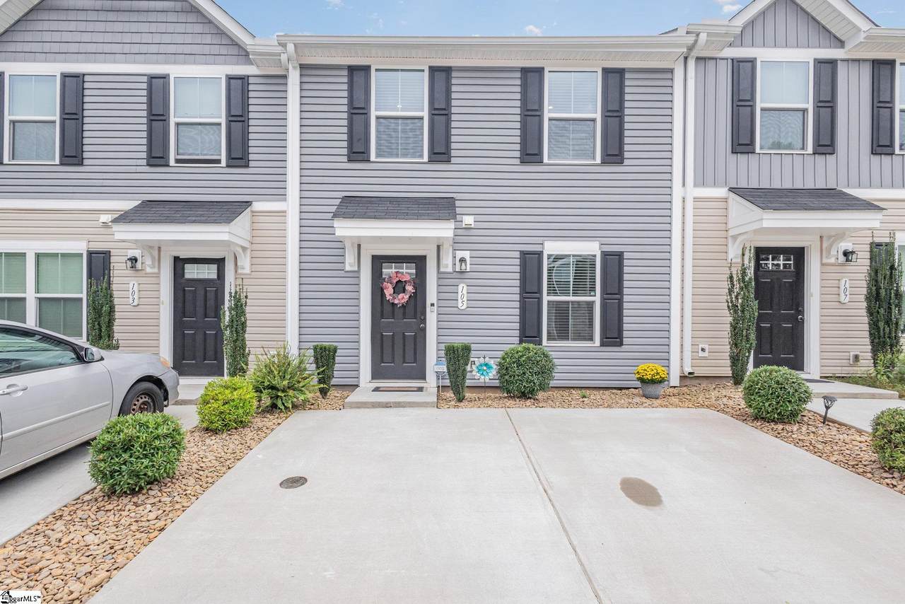 105 Nicklaus Drive - Photo 1