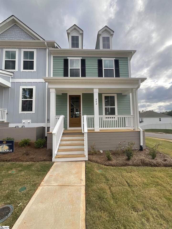 402 Encampment Boulevard - Photo 1