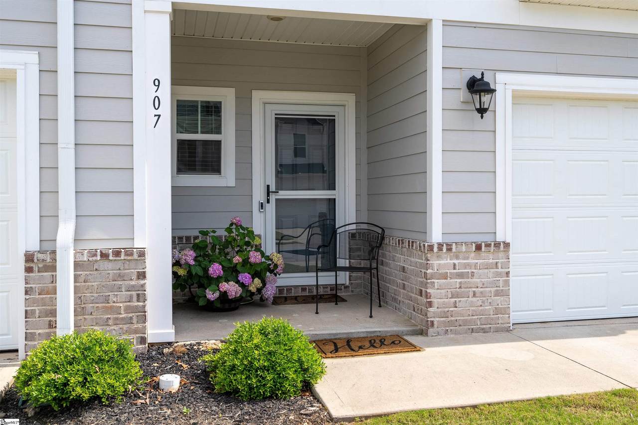 907 Yarn Way - Photo 1