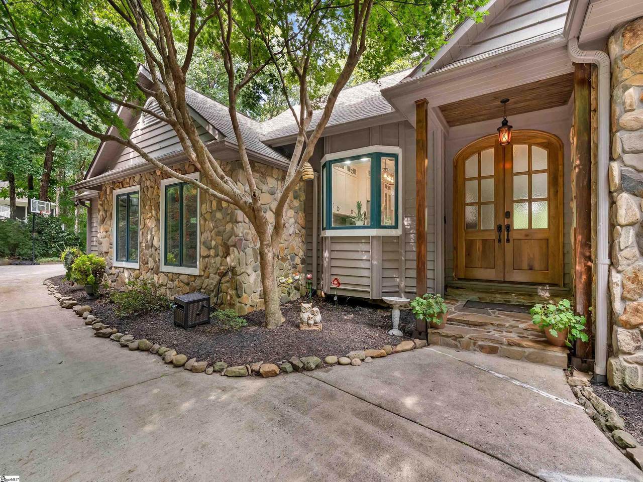 119 Foxboro Road - Photo 1