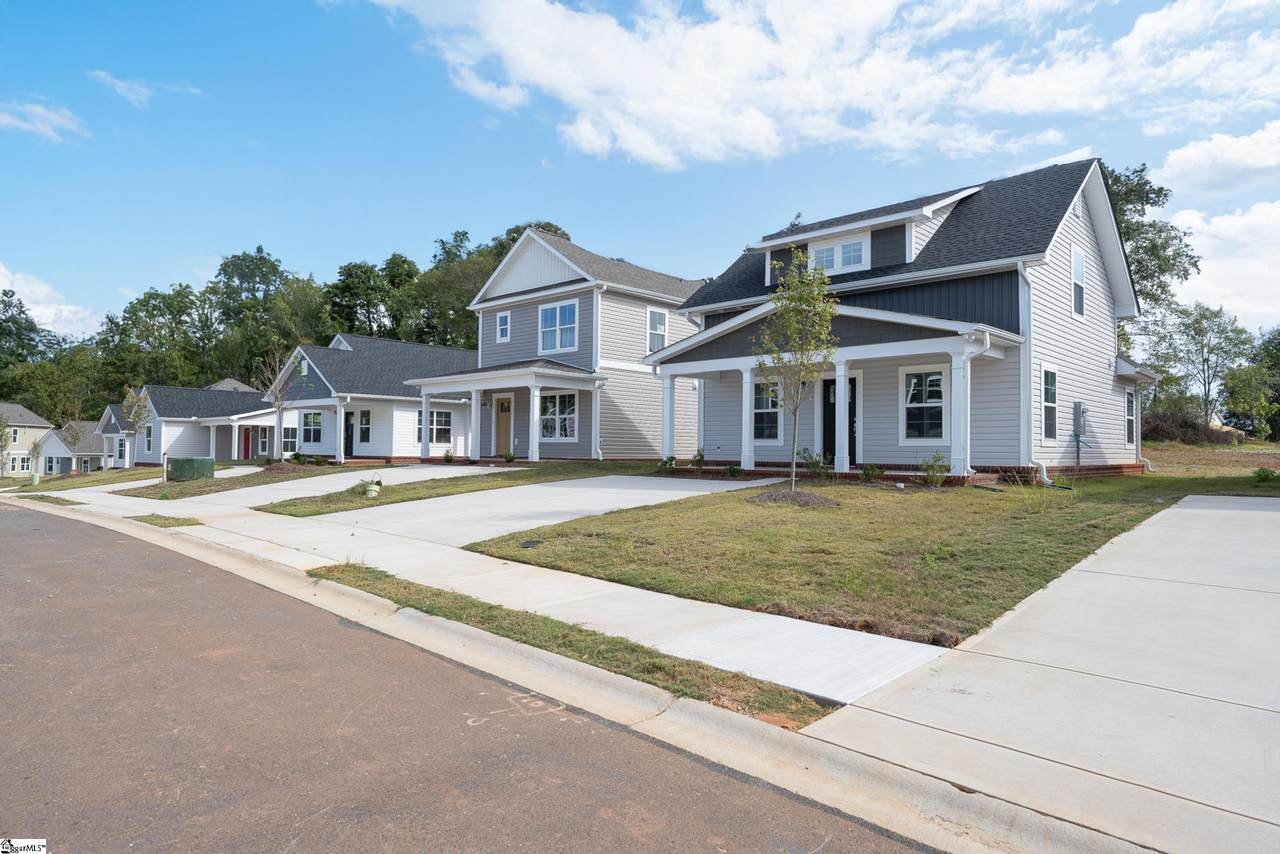 204 Waltham Court - Photo 1