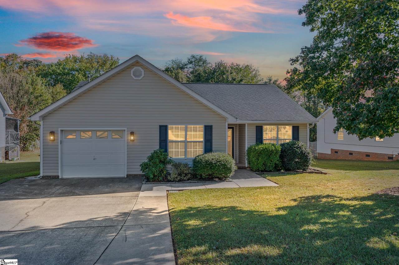 33 Michell Drive - Photo 1