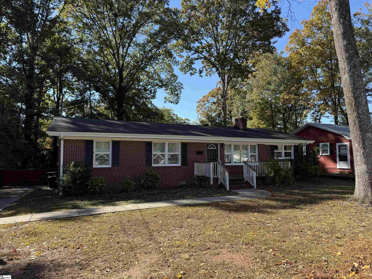 320 Elaine Avenue - Photo 1