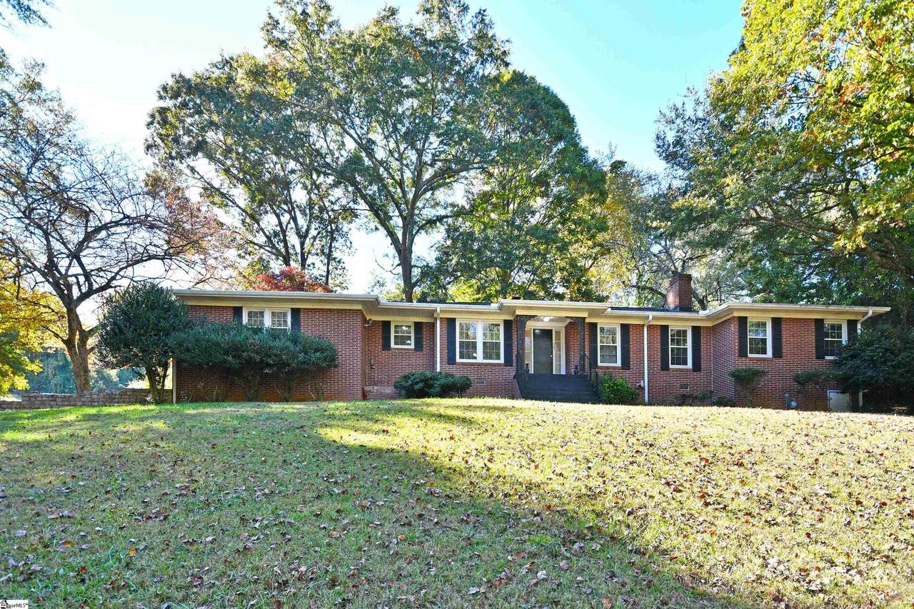 303 Tanglewood Drive - Photo 1