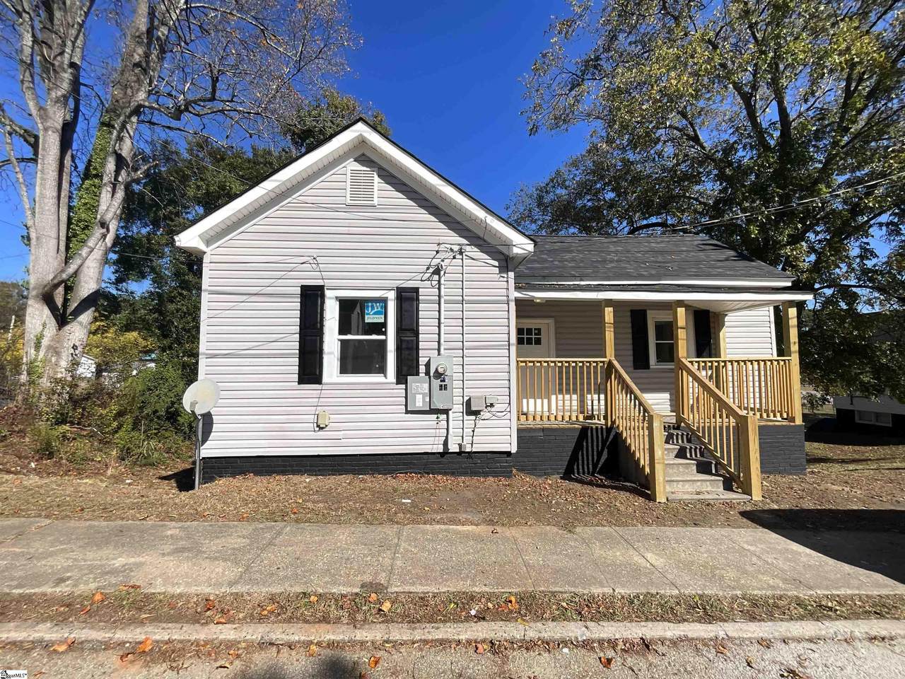 505 Robinson Street - Photo 1