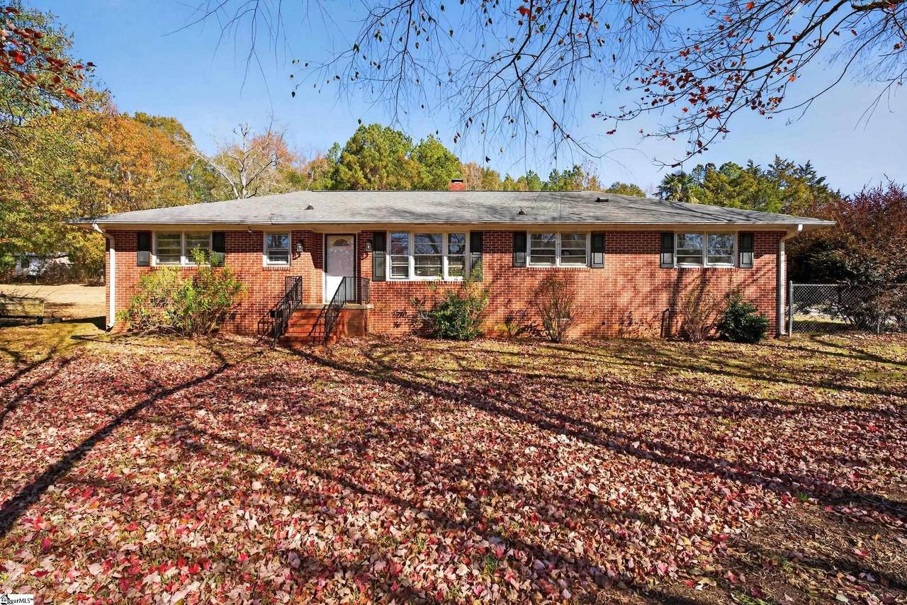 114 Hillview Circle - Photo 1