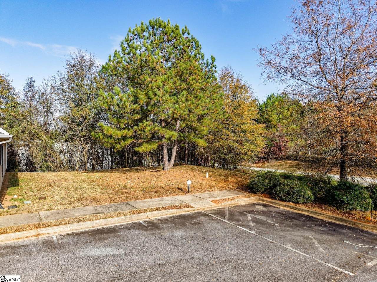 29 Civic Center Boulevard - Photo 1