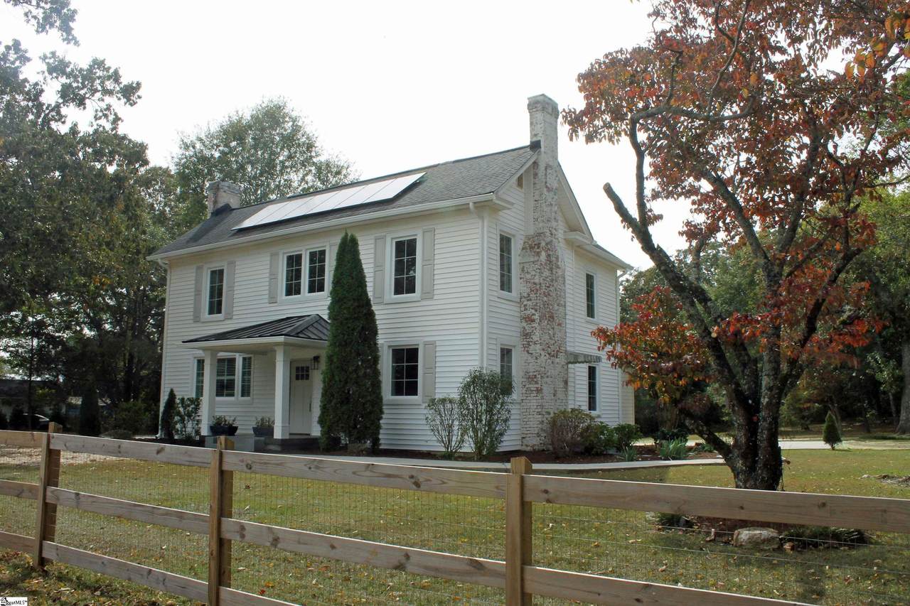 617 Cely Road - Photo 1