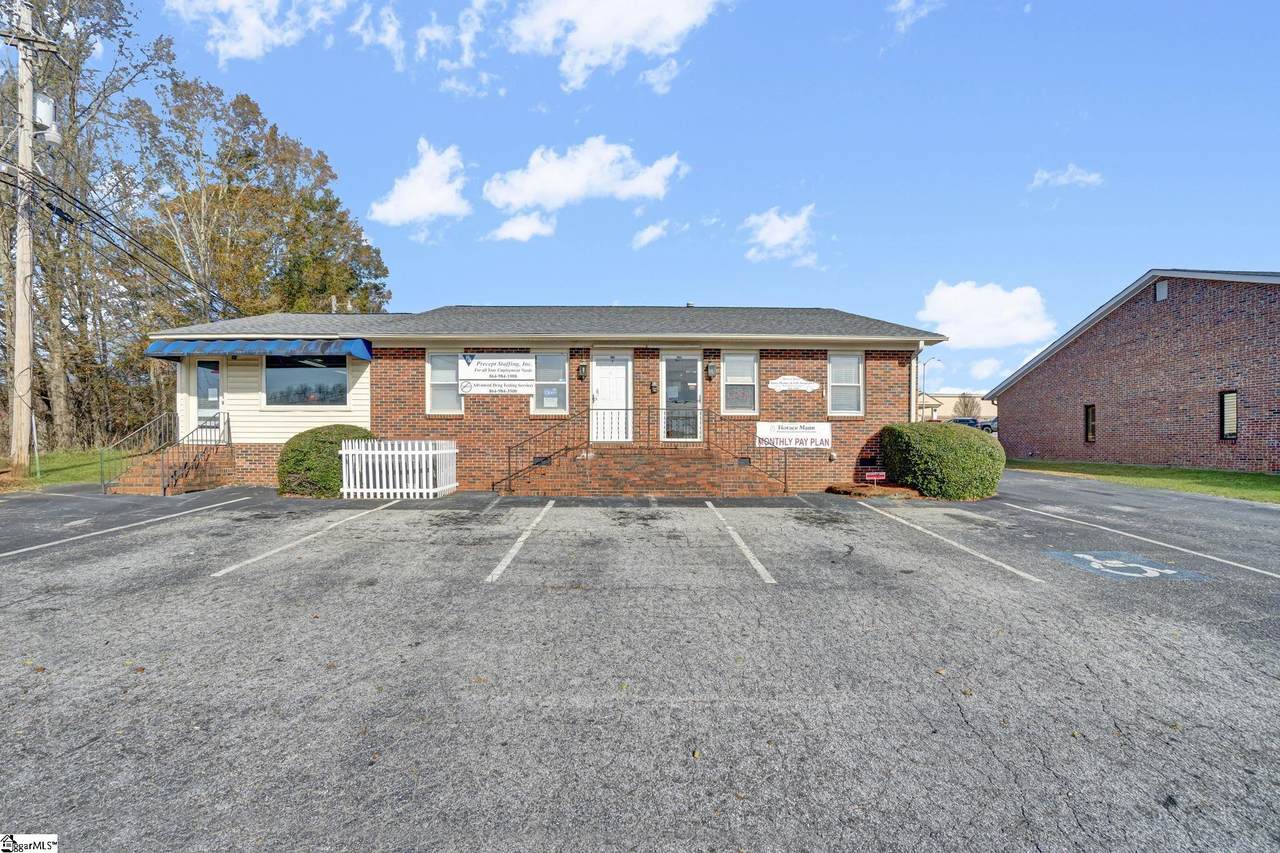 328 Hillcrest Drive - Photo 1