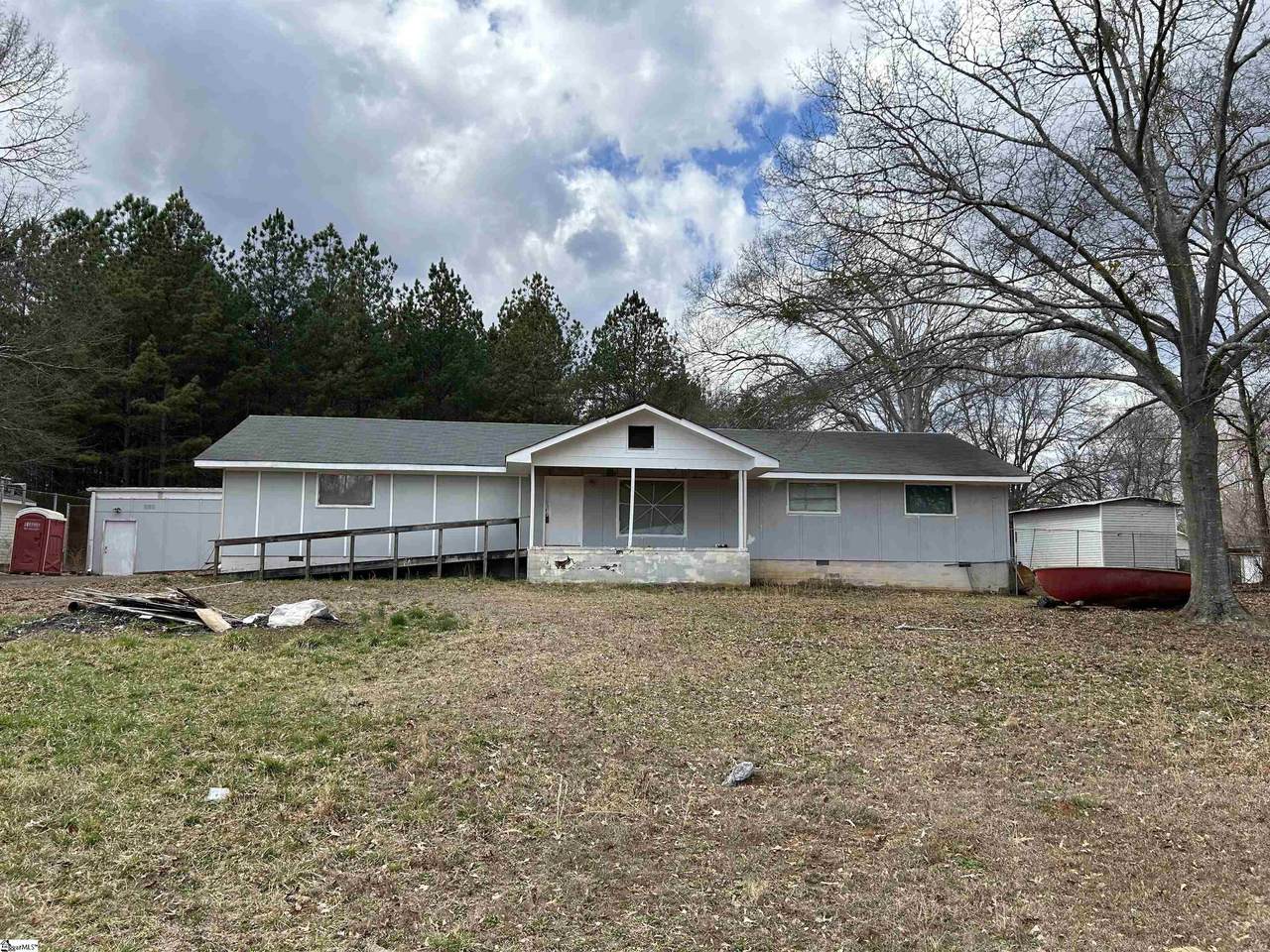 100 Clary Drive - Photo 1