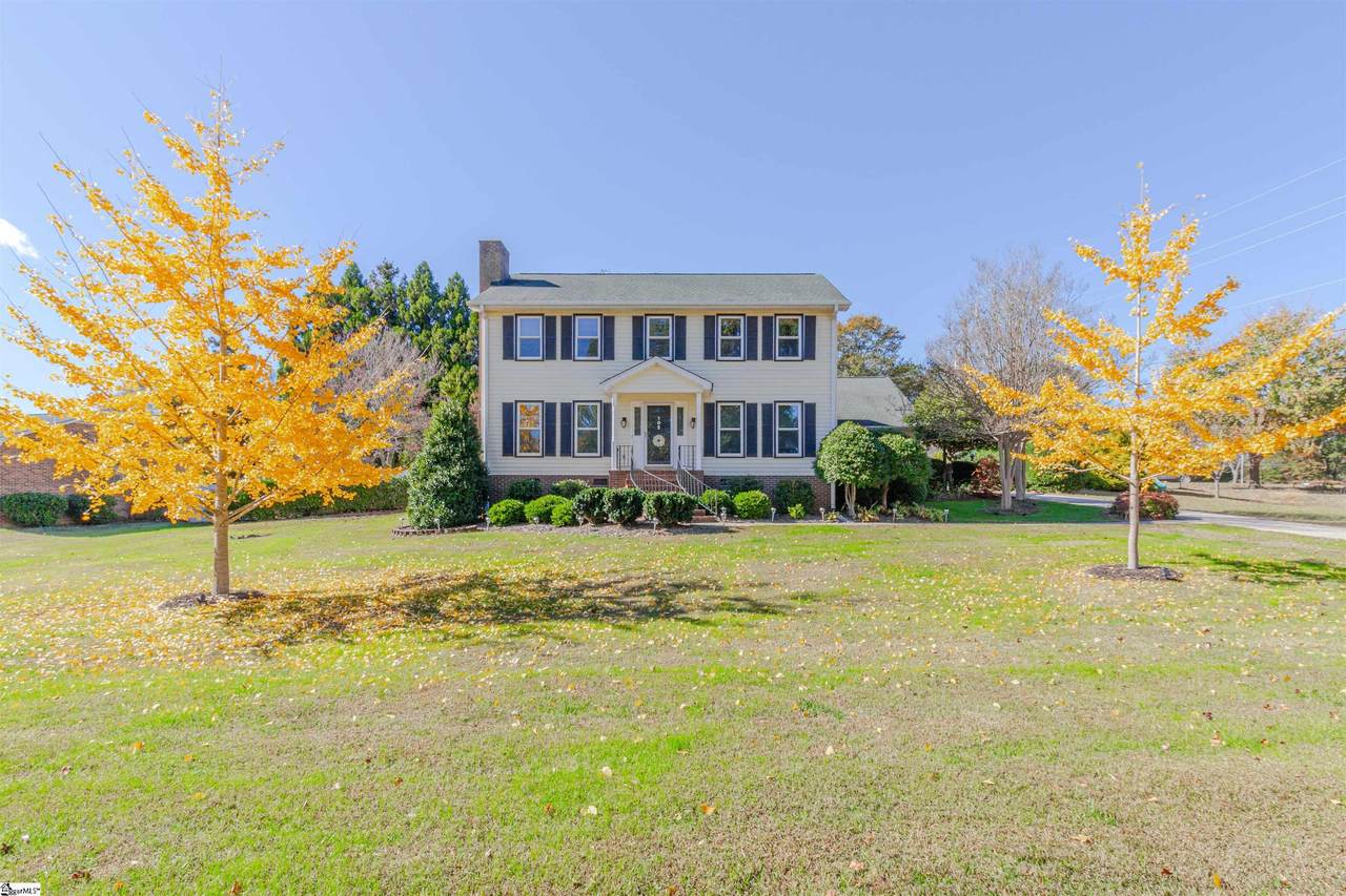 102 Yorkshire Drive - Photo 1