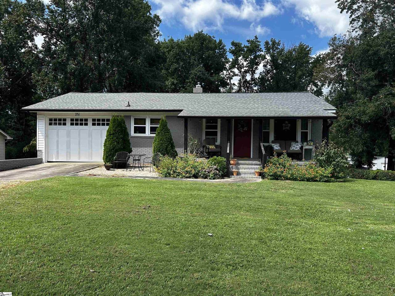 231 Dill Avenue - Photo 1