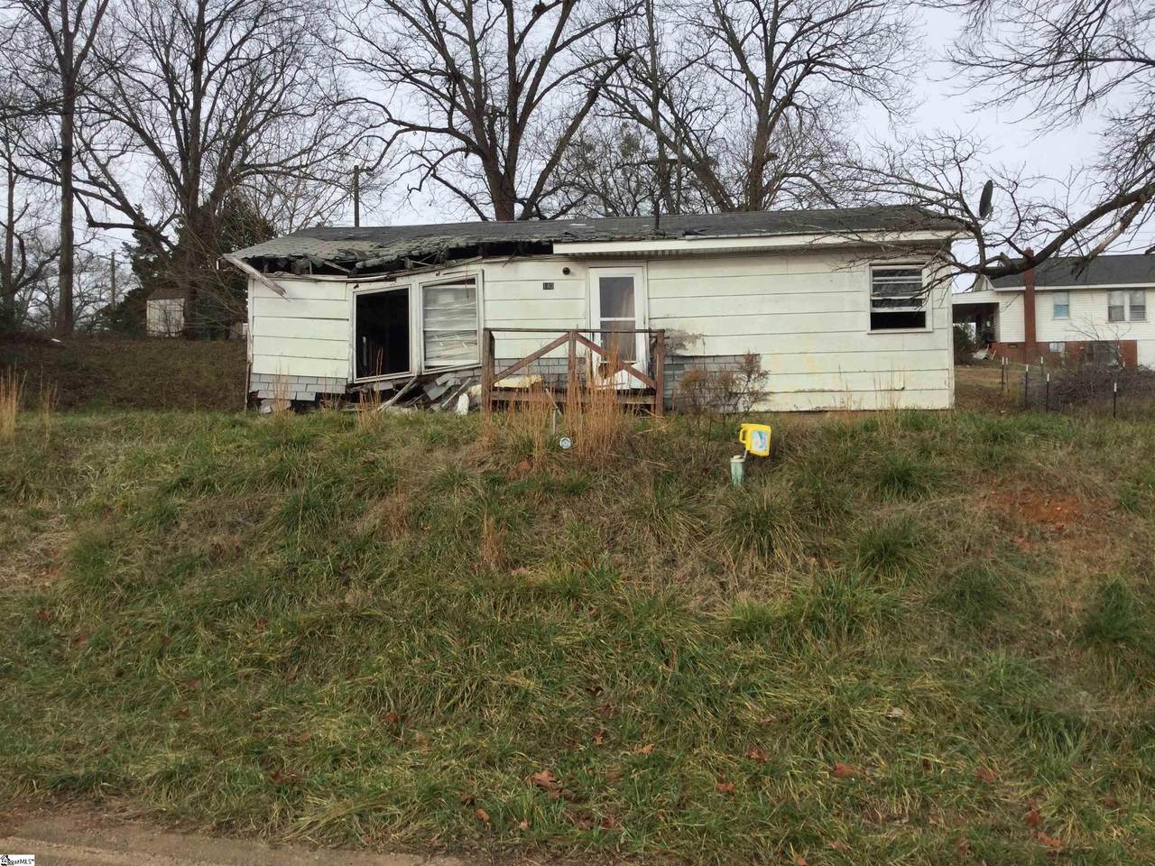 142 Hughes Street - Photo 1