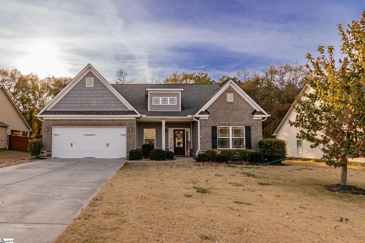 1035 Drakes Crossing - Photo 1