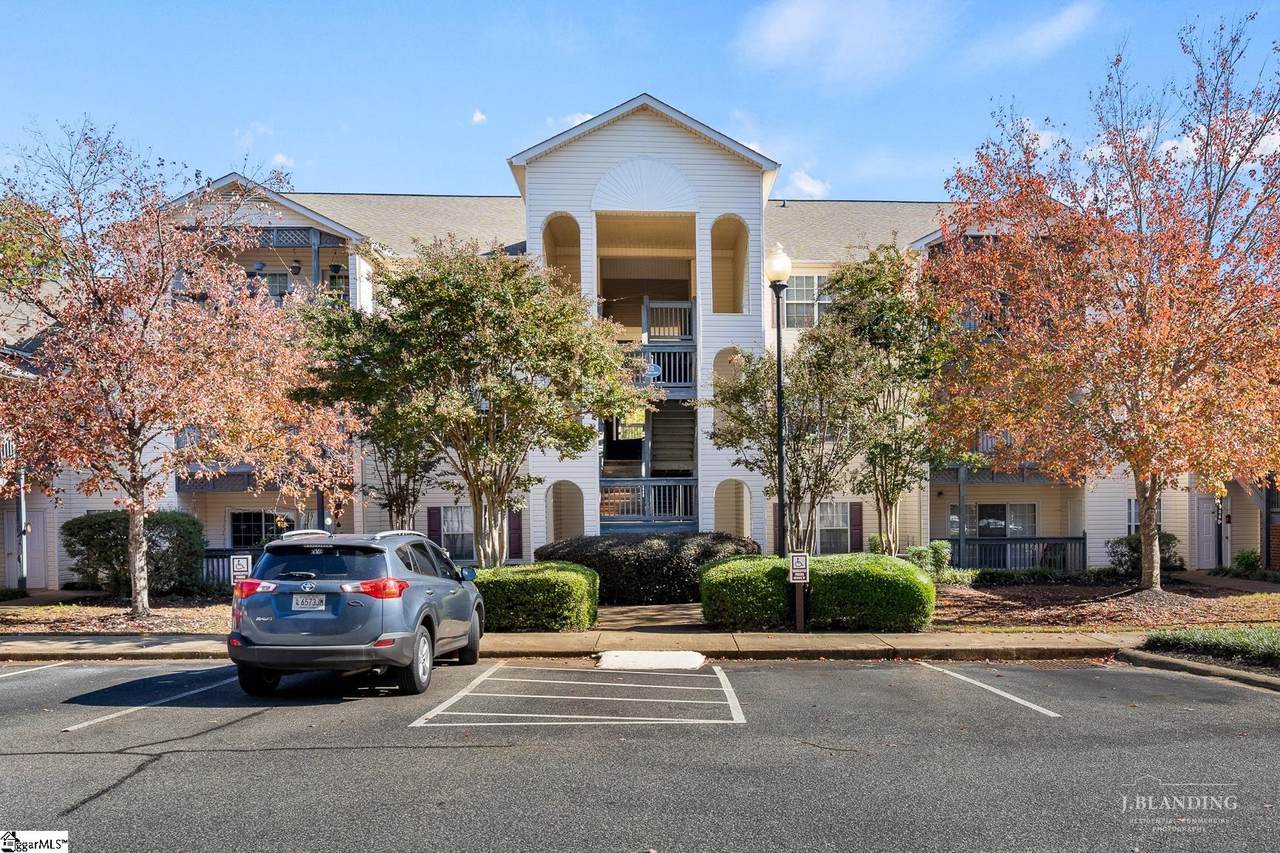 111 Wexford Drive - Photo 1